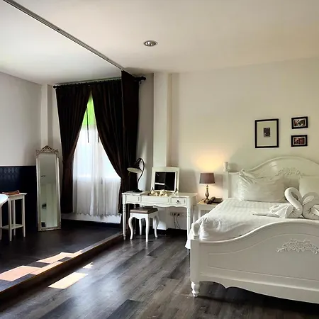 Nidhra Lanna Hotel Chiang Mai Esterno foto