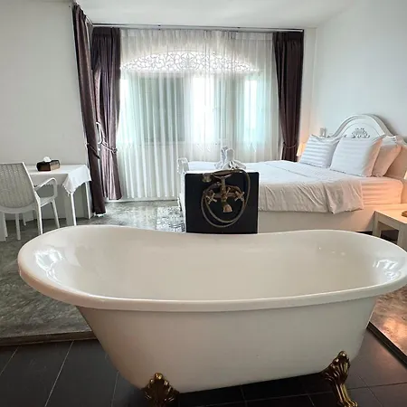 Nidhra Lanna Hotel Chiang Mai Esterno foto